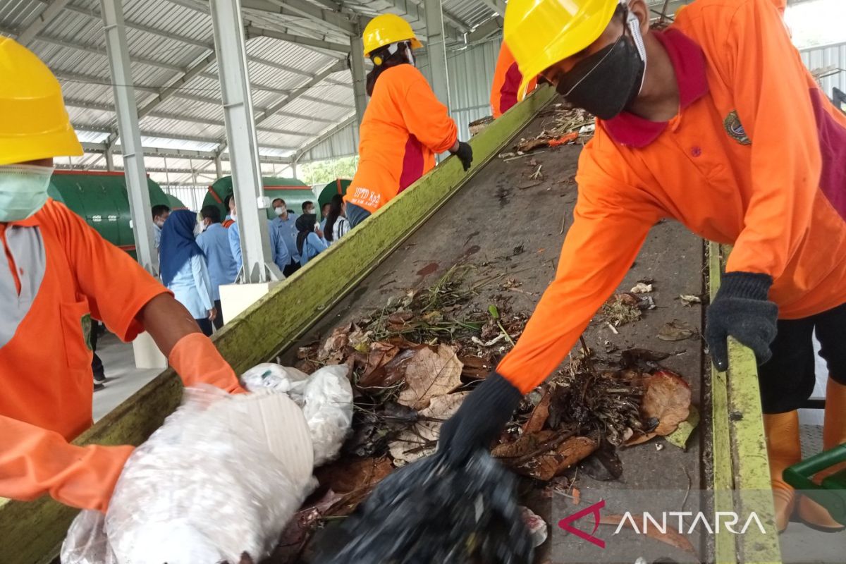 Bantul menyiapkan berbagai langkah guna desentralisasi pengelolaan sampah
