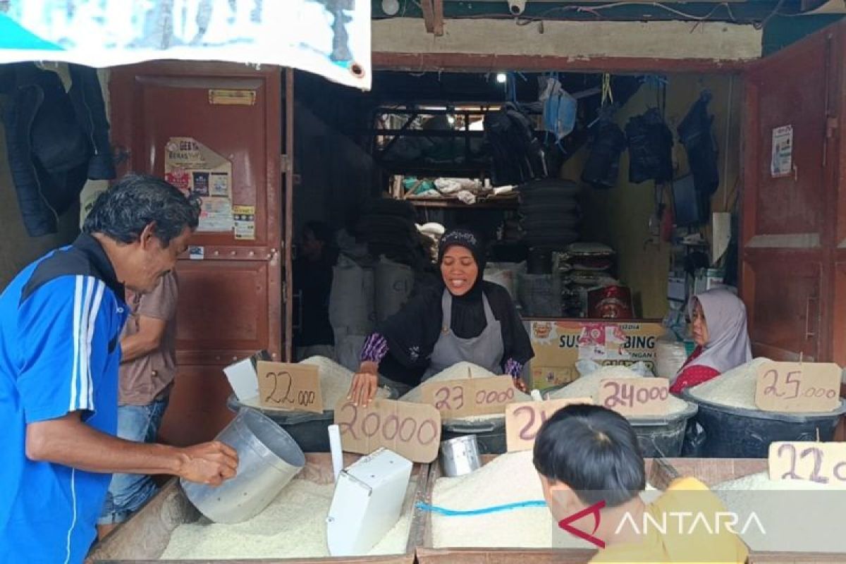 Bulog Rejang Lebong minta tambahan stok beras 1.000 ton dari Lampung