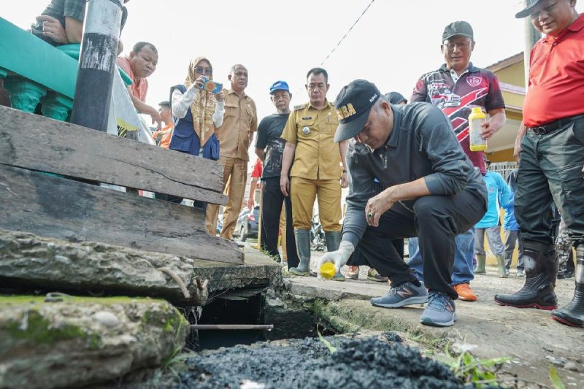 Pemkab Muba masifkan "Jumat Bersih" bersihkan sarang nyamuk