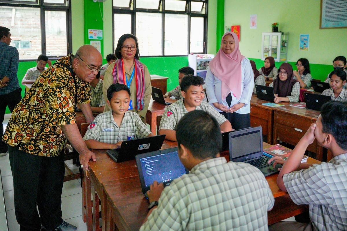 Ke Kota Madiun, Dinas Pendidikan NTT pelajari penggunaan 'Chromebook'