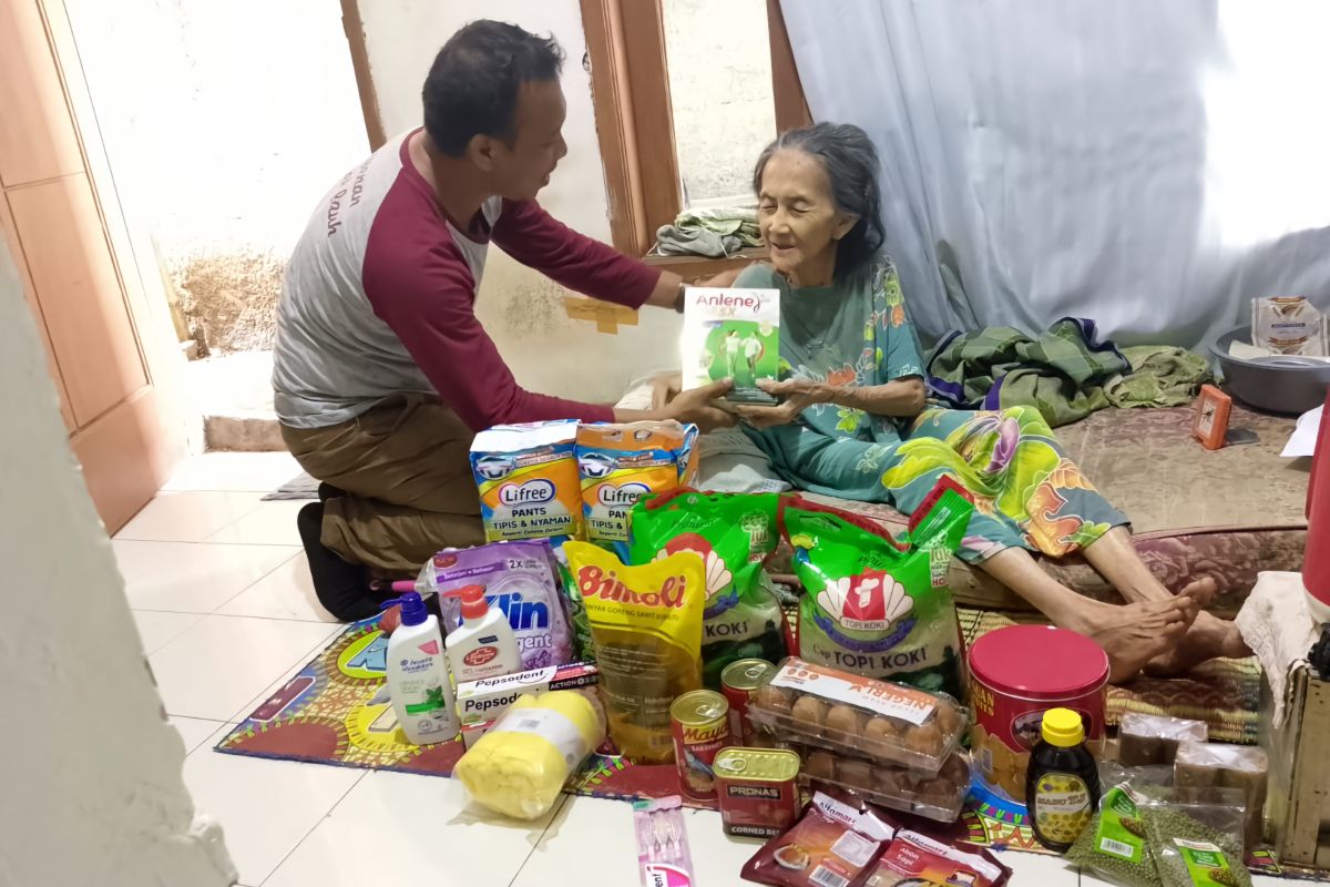 Kemensos bantu tumbuhkan semangat hidup lansia sebatang kara