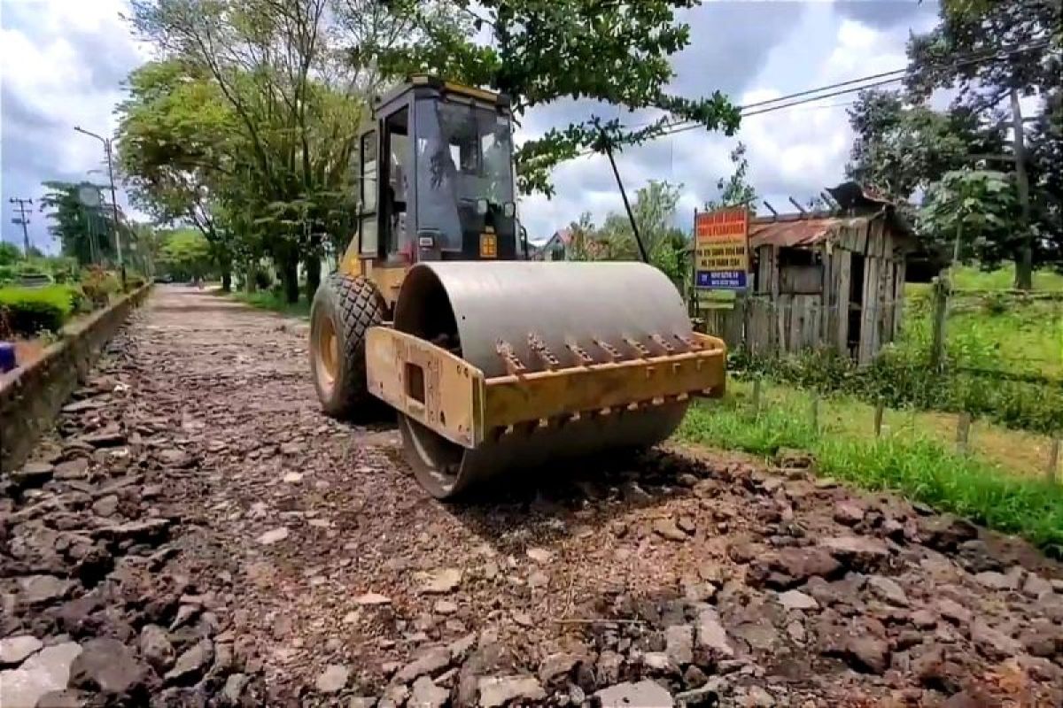 Pemkab Kotim siapkan Rp12 miliar untuk rekonstruksi Jalan Simpang Kandan