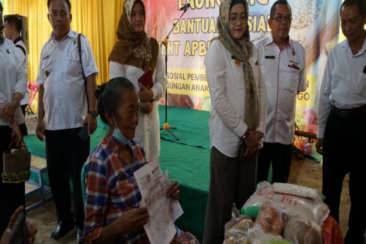 Dinsos Kulon Progo salurkan bantuan pangan kepada 4.400 KPM