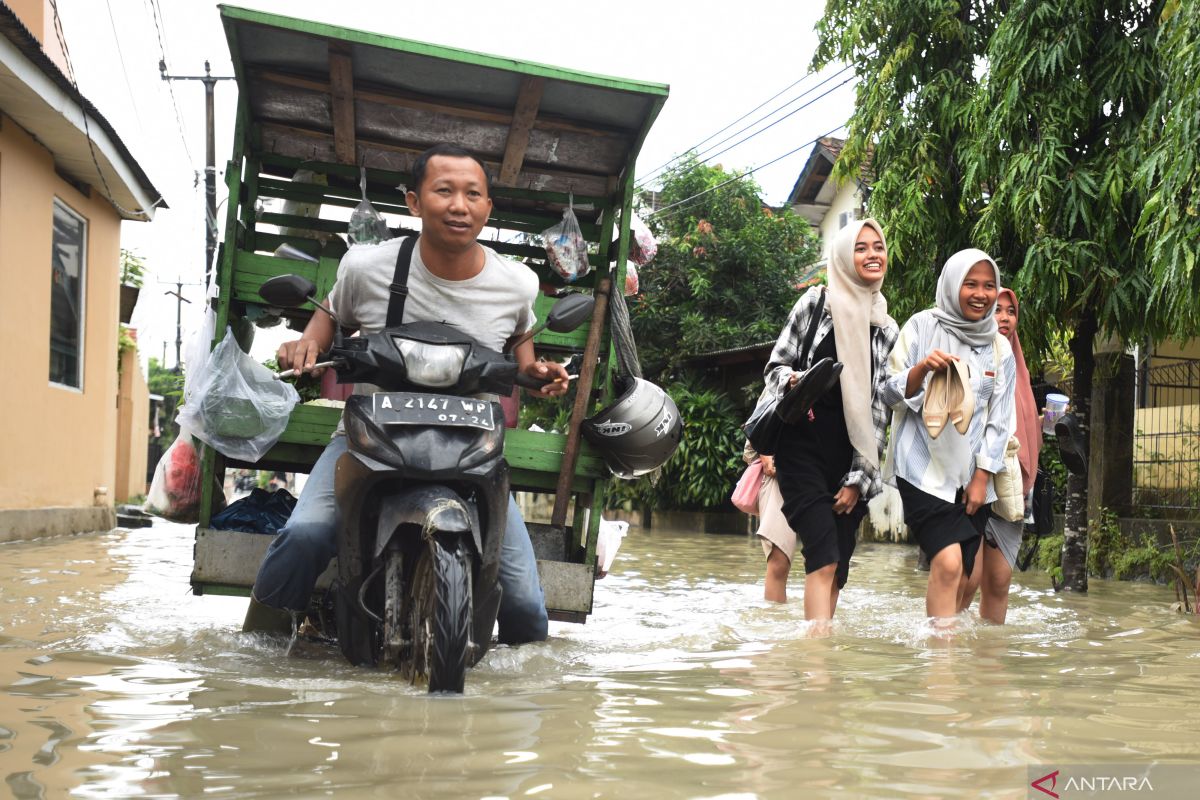 BMKG prakirakan hujan terjadi hampir di seluruh wilayah Indonesia