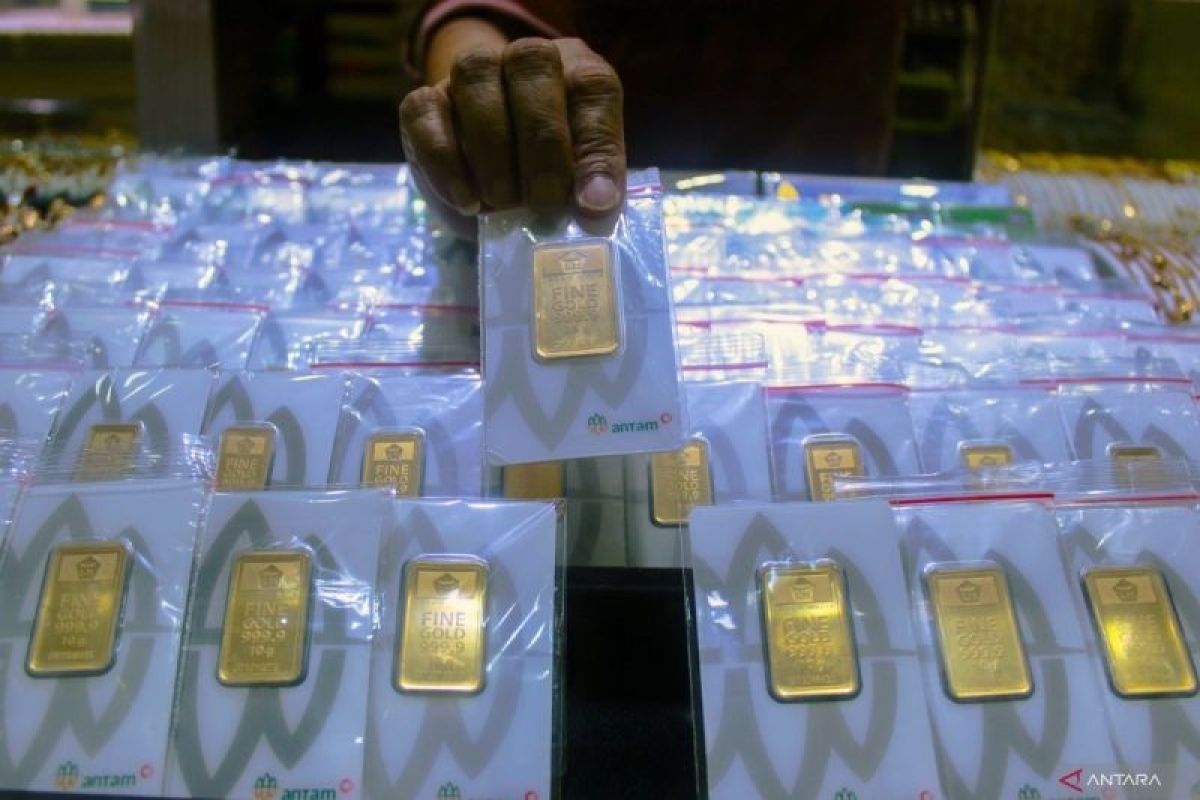 Harga emas Antam hari ini turun lagi jadi Rp1,193 juta per gram