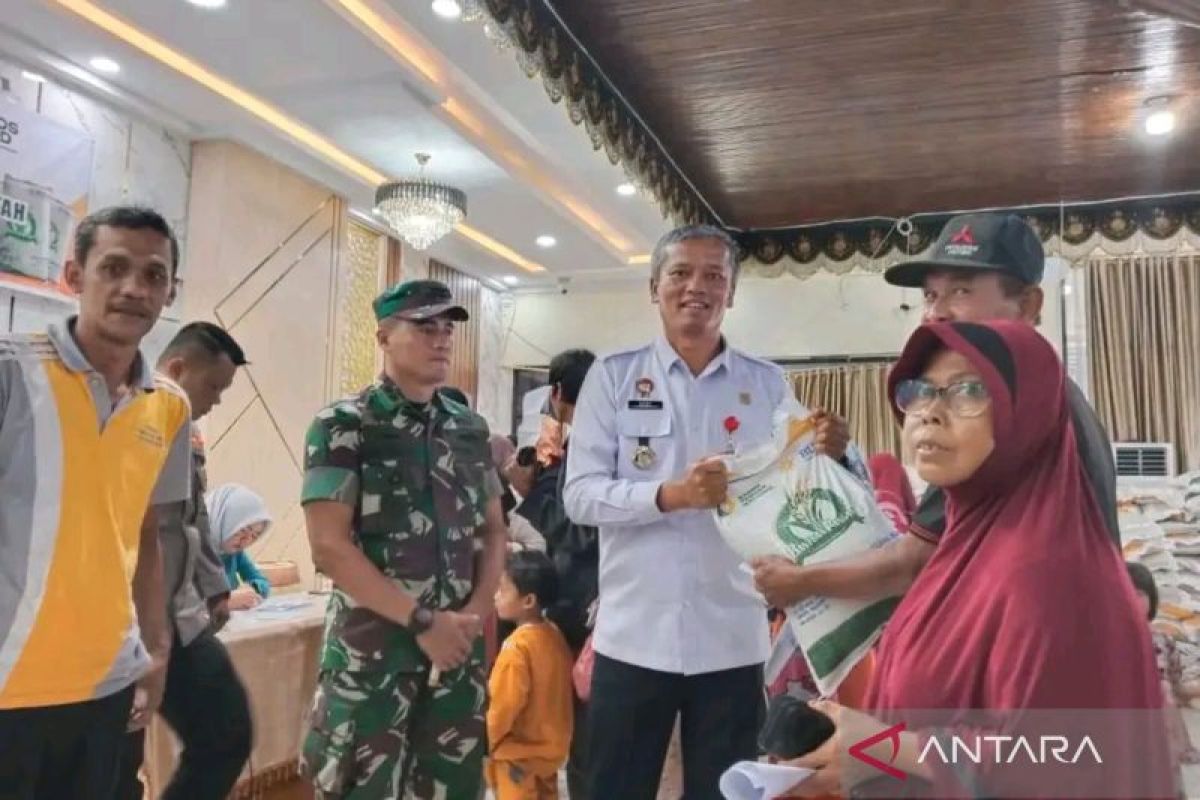 Pemkot Pariaman salurkan beras dari Bapanas guna tekan inflasi