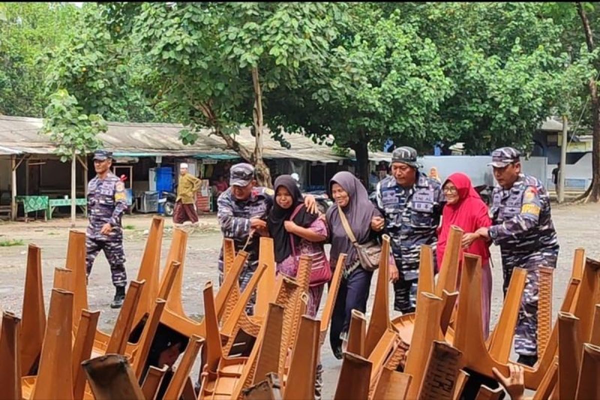 Tingkatkan kesiapsiagaan, TNI AL gelar latihan penanggulangan bencana