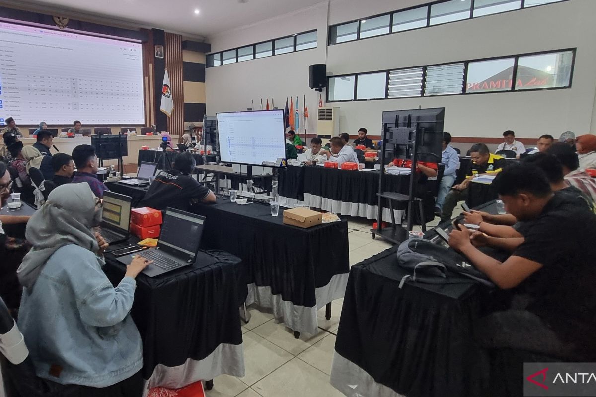 KPU Surabaya rampungkan rekapitulasi kecamatan dengan TPS terbanyak
