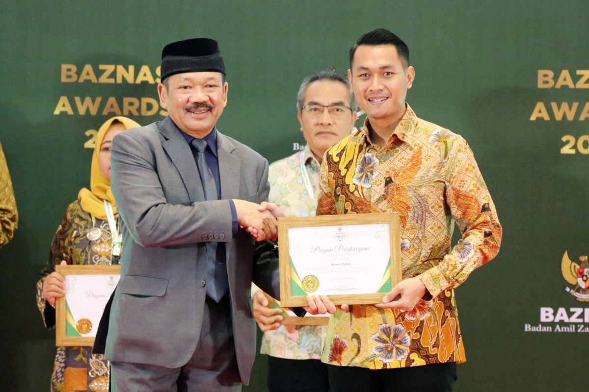 Bupati Tuban raih penghargaan Baznas Award 2024