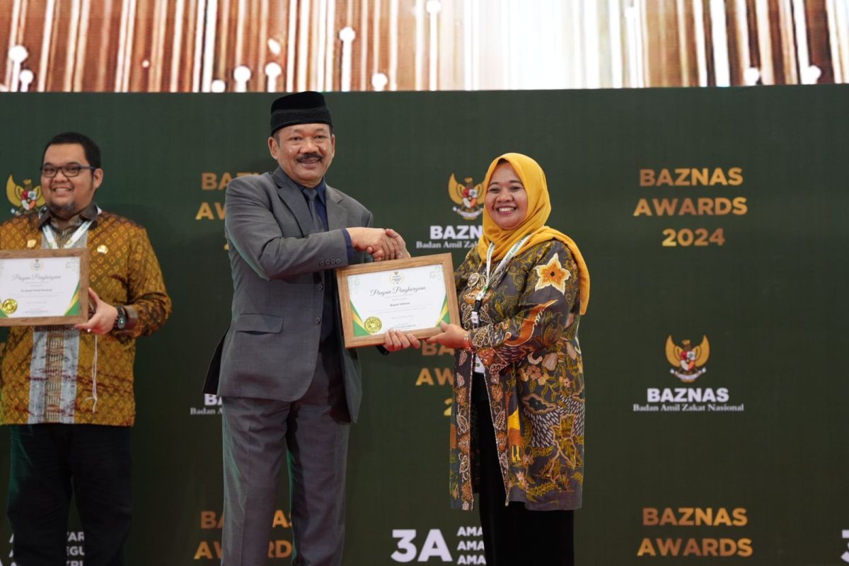 Bupati Sleman meraih Anugerah Baznas Awards 2024