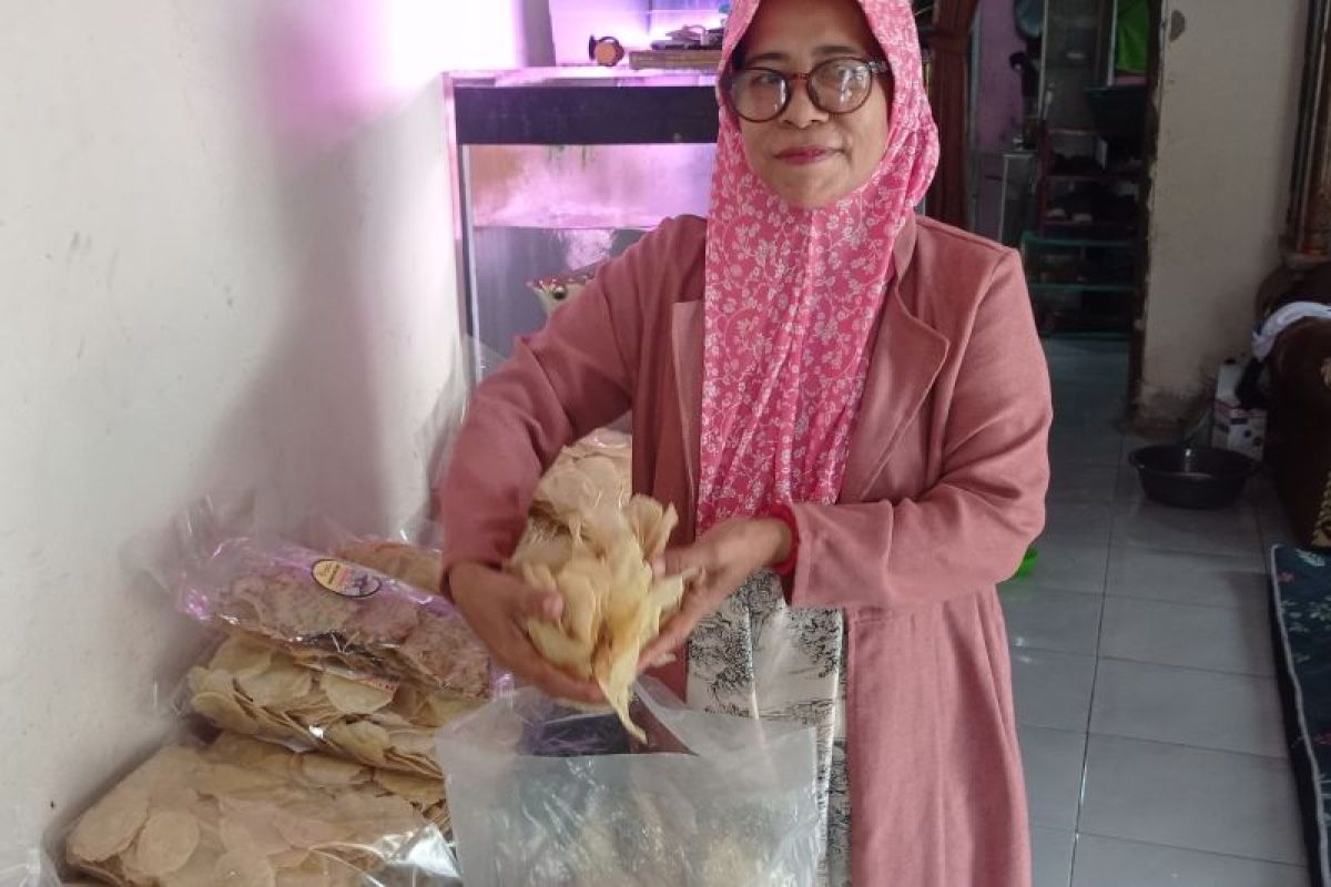 Melinjo langka, produksi kerupuk emping di Lebak turun