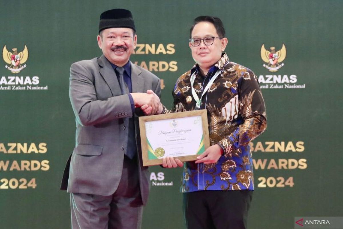 Pj Gubernur Adhy Karyono raih Baznas Award 2024