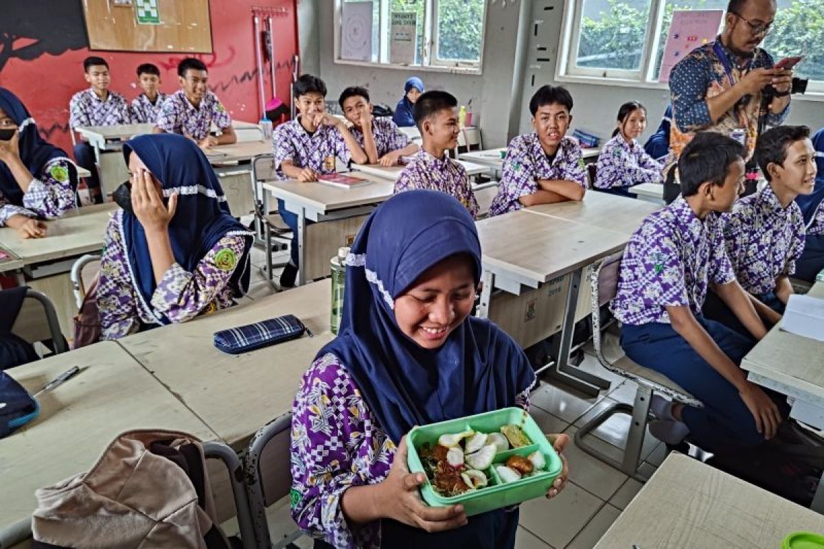 Airlangga Hartarto sebut Tangerang jadi percontohan program makan siang gratis