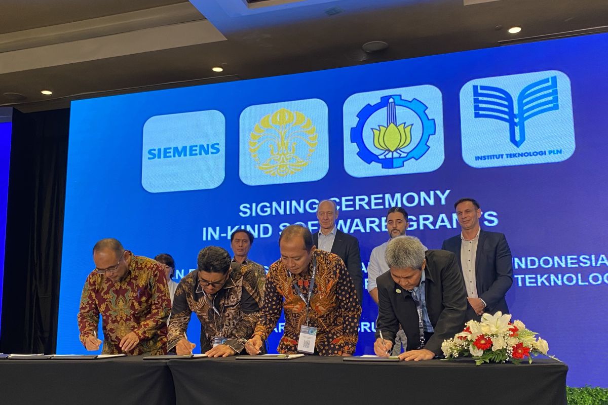 Siemens hibahkan peranti lunak ke tiga kampus dukung SDM Indonesia