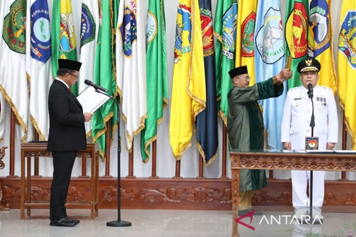 GALERI FOTO - Tugas SF Hariyanto usai dilantik menjadi Penjabat Gubernur Riau
