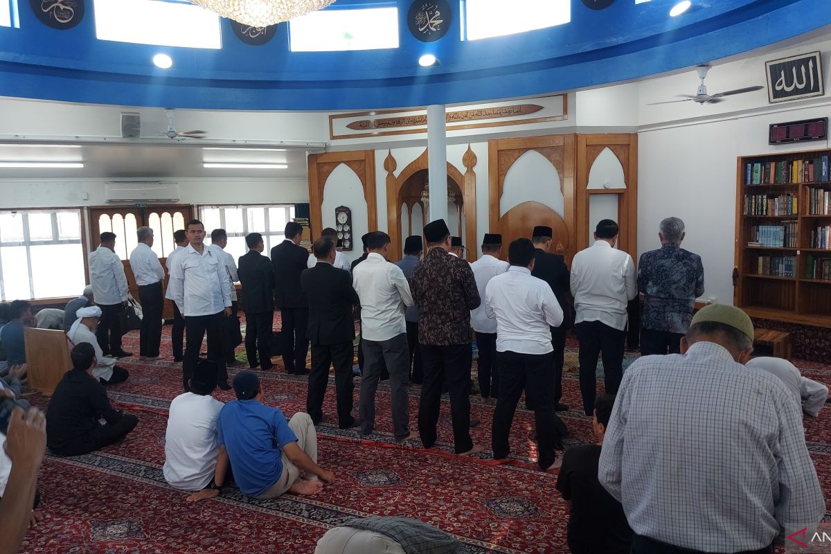 Wapres Ma'ruf Amin sempurnakan rukun saat Shalat Jumat di Selandia Baru