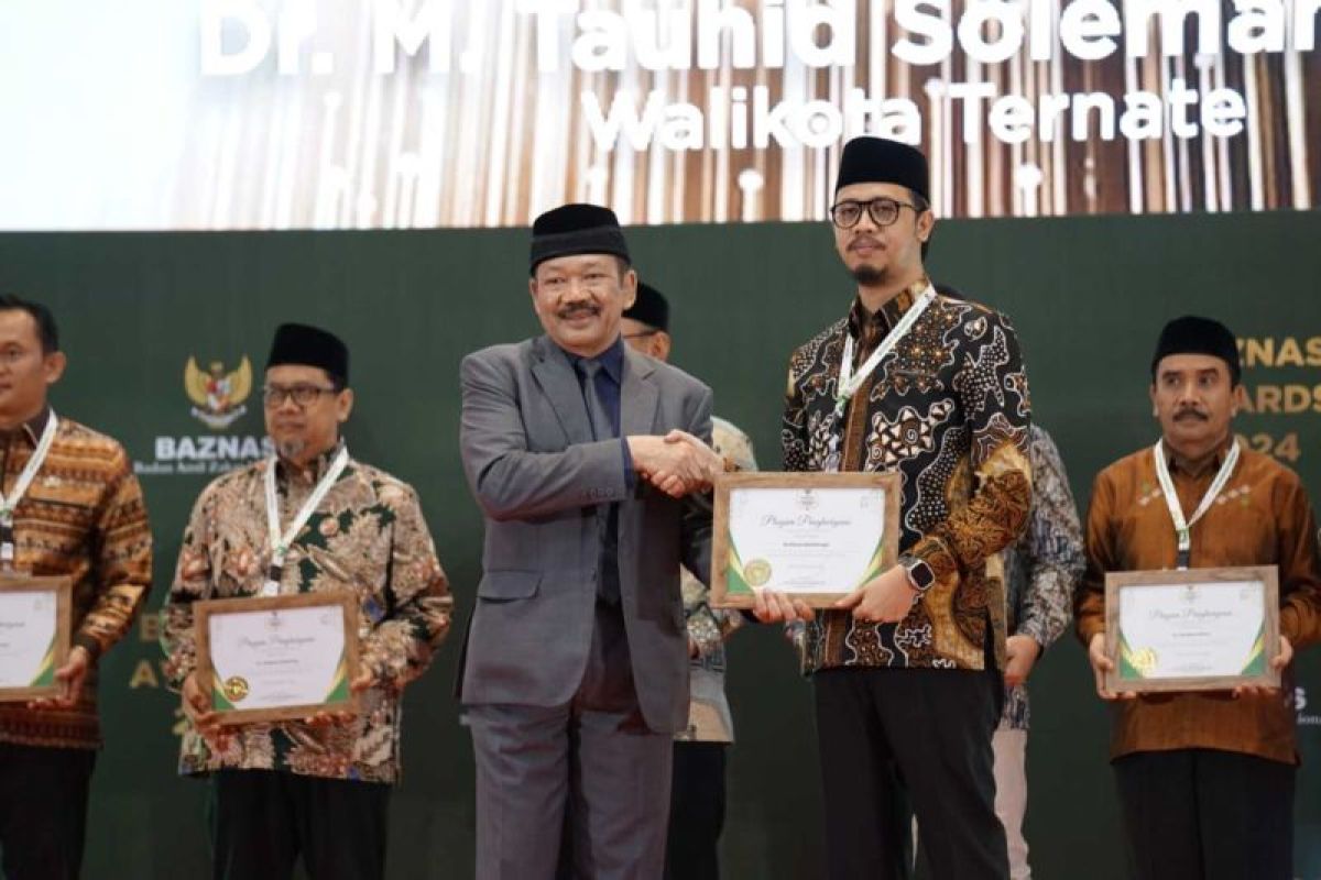 Erman Safar dinobatkan sebagai Wali Kota pengelola zakat terbaik se-Indonesia