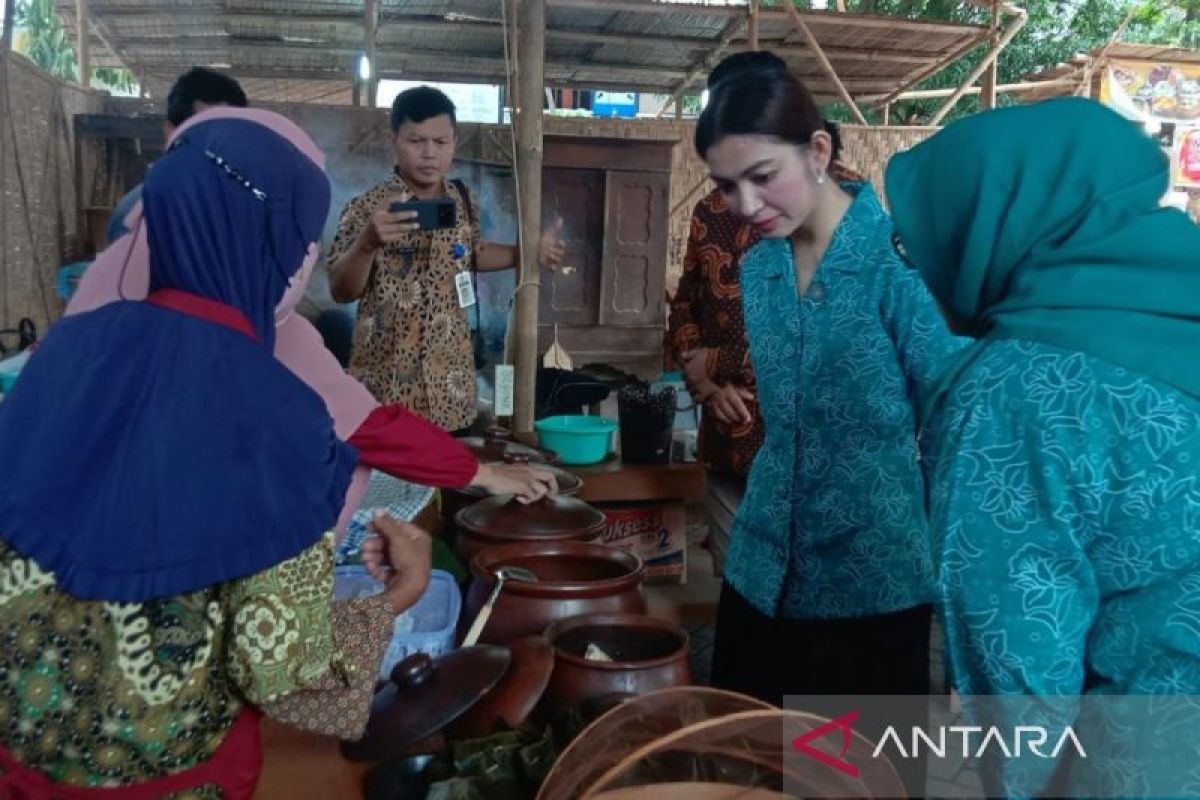 Ribuan orang kunjungi festival kuliner  legendaris di Solo