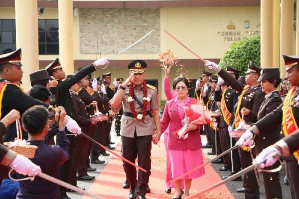 Masuki masa purna tugas, Irjen Pol Jan de Fretes resmi serahkan jabatan Wakapolda Sulut