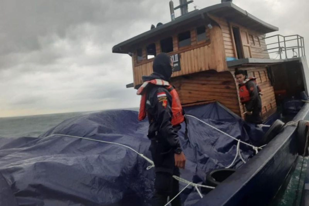 Bea Cukai gagalkan penyelundupan baju bekas di perairan Batam