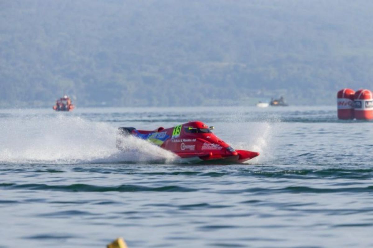 Bupati: F1 Powerboat membawa dampak ganda bagi Danau Toba