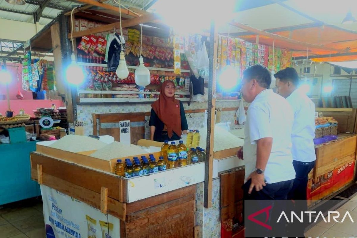 Warga Gorontalo diminta tidak panik menghadapi kenaikan harga beras