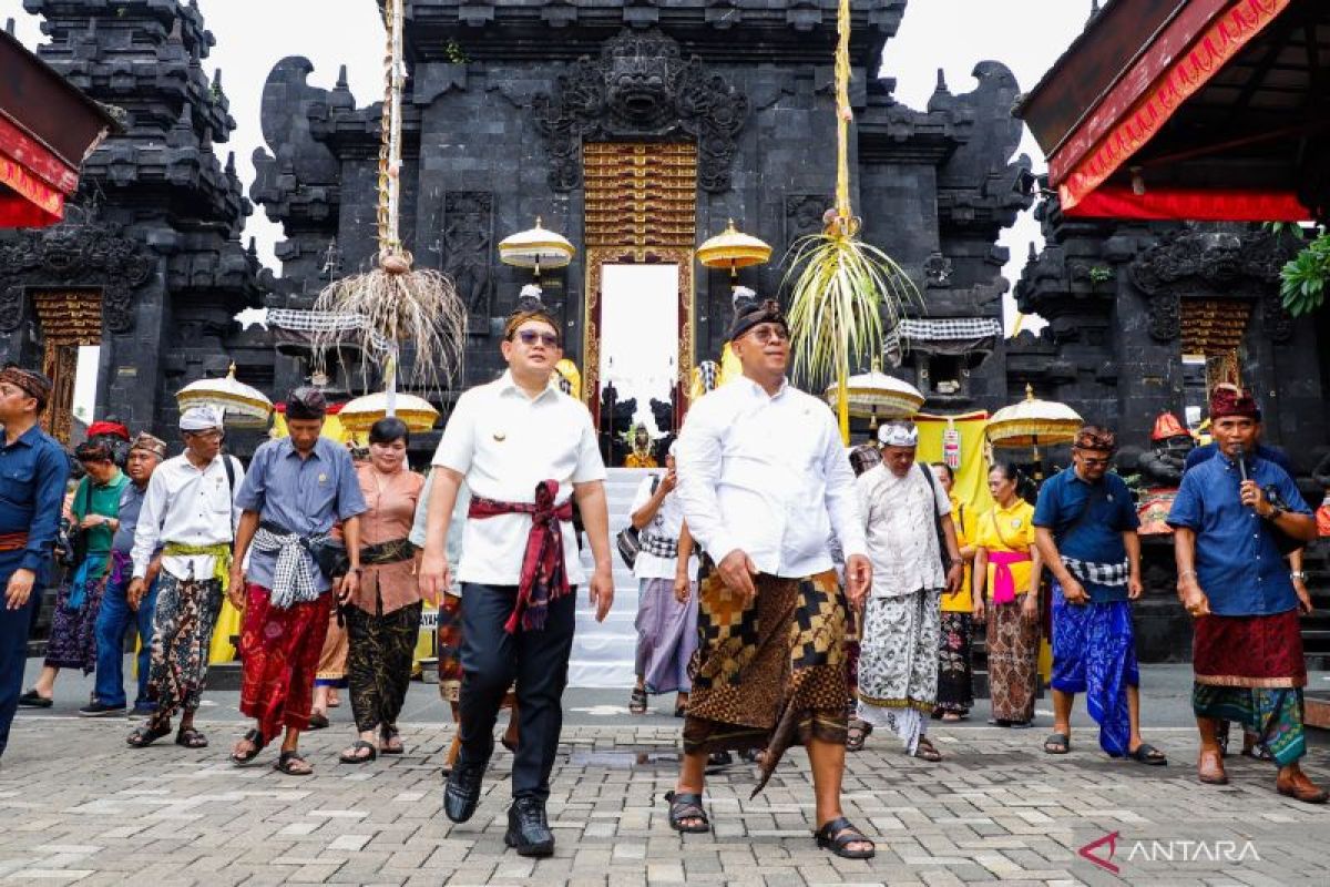 Pemprov Jatim upayakan Pura Agung Jagat Karana tidak digusur