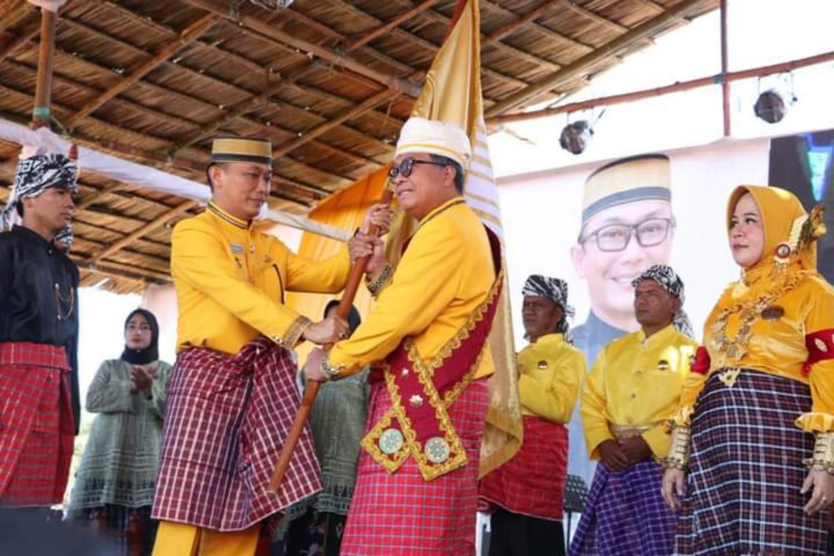 Penjabat Gubernur Sulbar tekankan pentingnya nilai adat dan budaya