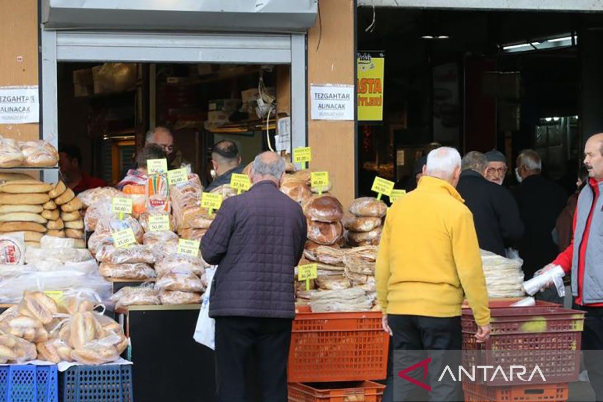 Melonjaknya harga roti pita picu kemarahan publik di Turki
