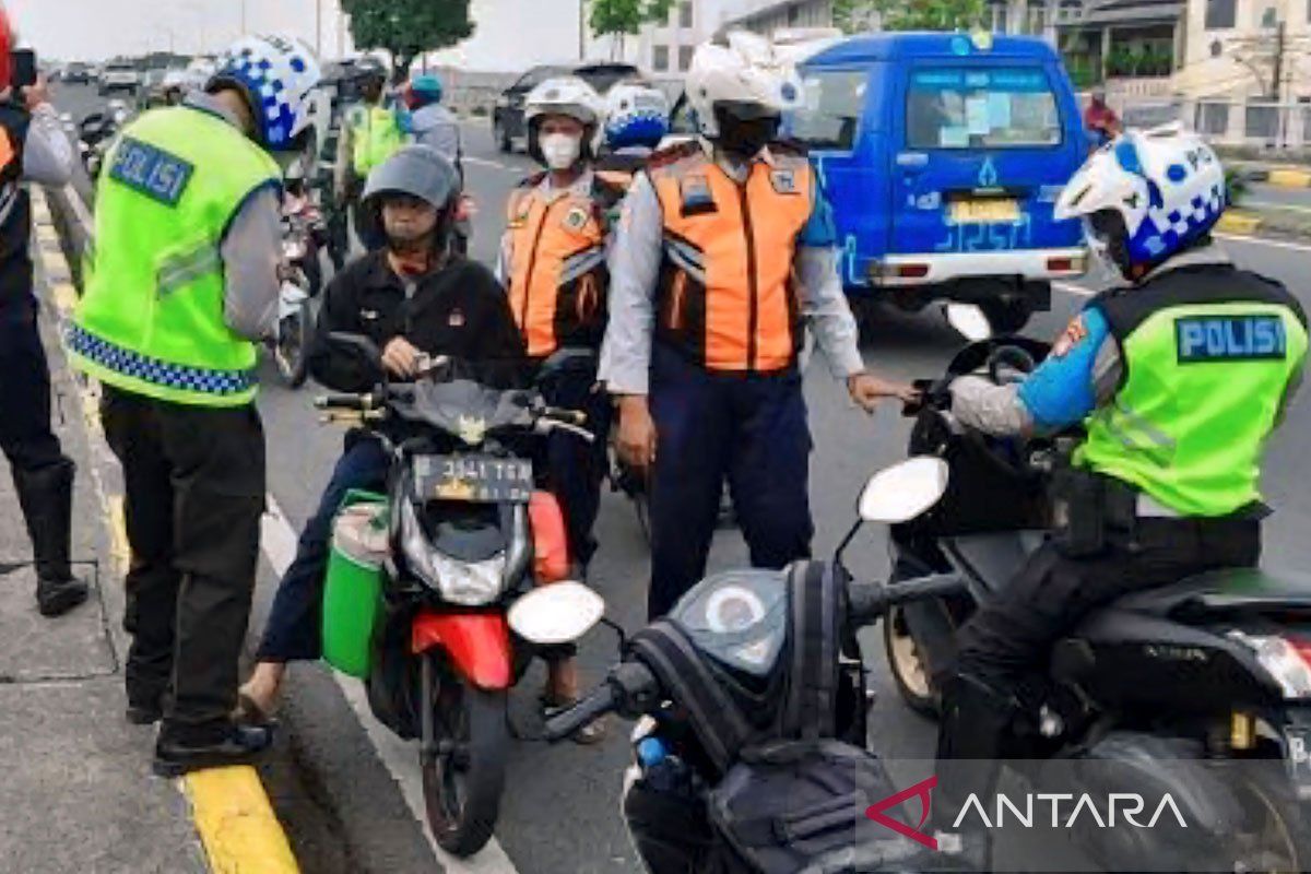 3.215 kendaraan bermotor di Jakarta ditilang karena lawan arah