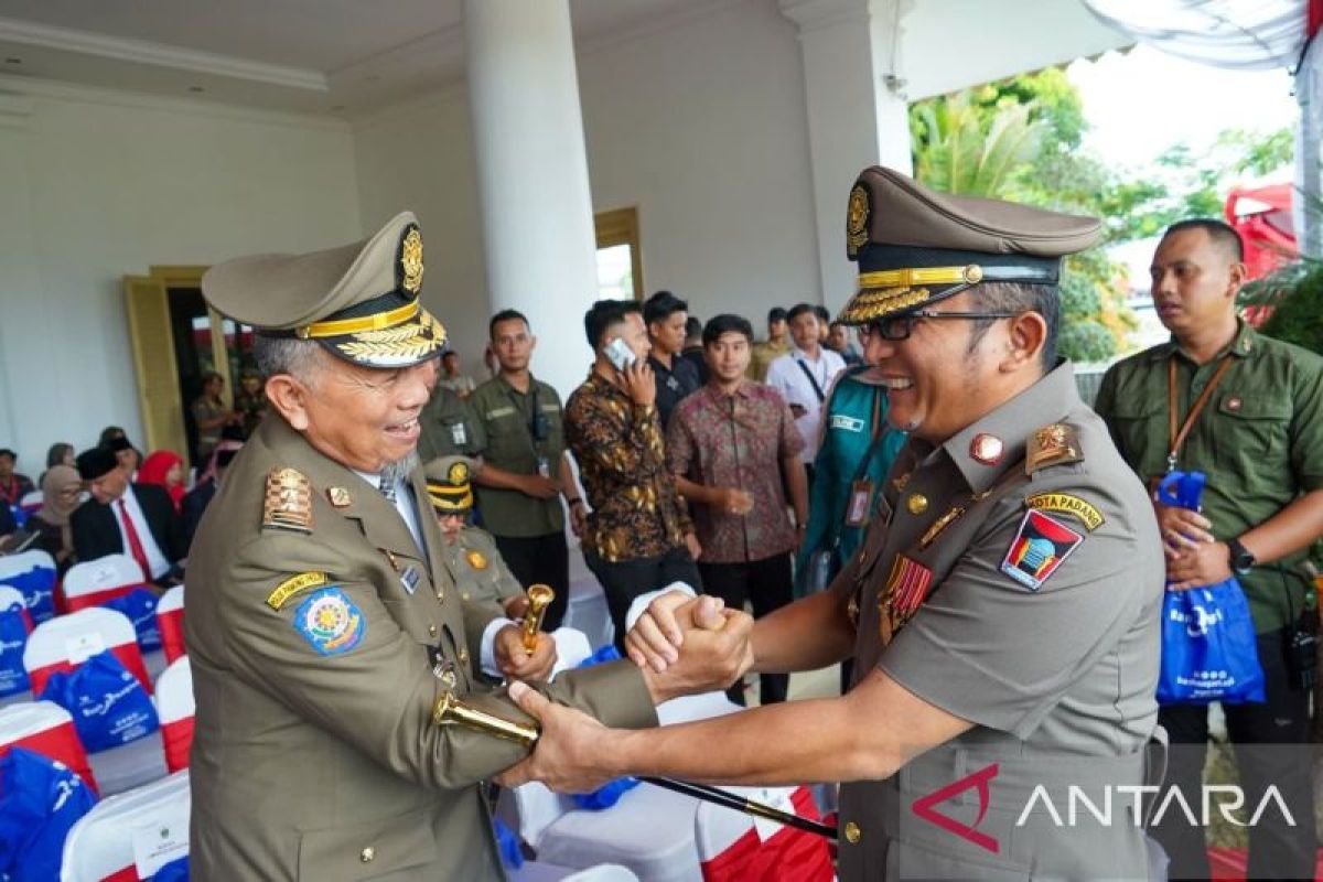 Digelar di Padang, Hendri Septa Hadiri Peringatan HUT Satpol-PP dan Satlinmas Tingkat Nasional