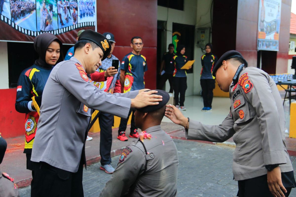 Ditsamapta Polda Maluku Utara gelar tradisi pembaretan bintara remaja