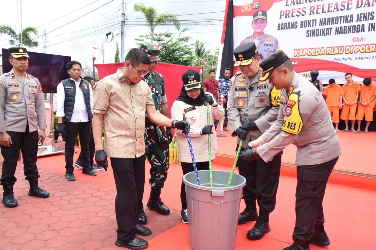 Musnahkan 15,6 kg sabu, Kapolda sebut mayoritas tersangka ber-KTP Bengkalis