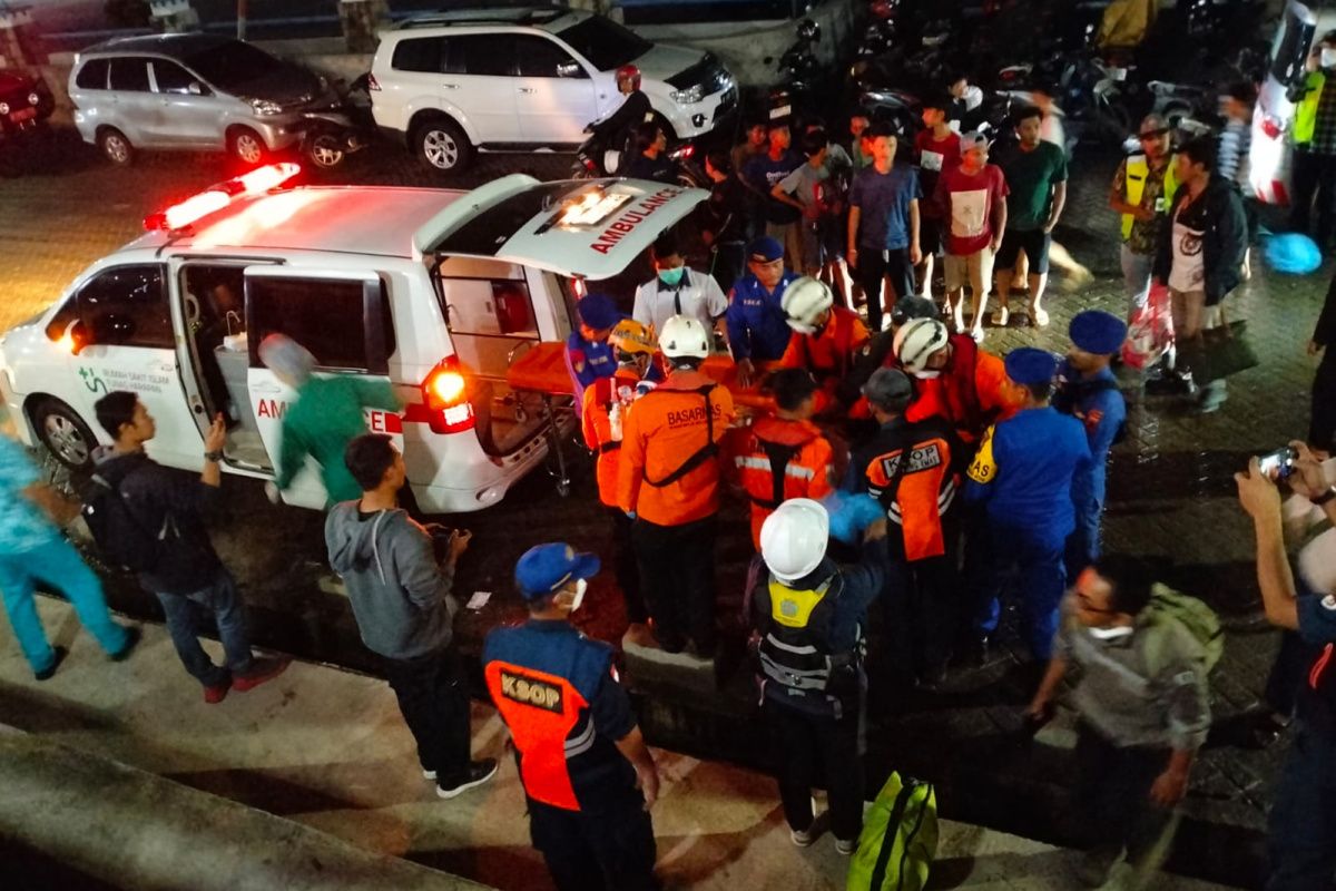 SAR Semarang evakuasi warga AS penumpang kapal pesiar terserang stroke