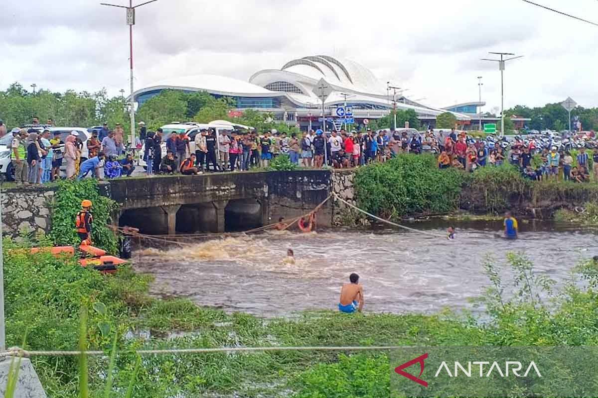 Terpeleset saat bersihkan saluran air, karyawan Bandara Tjilik Riwut tenggelam