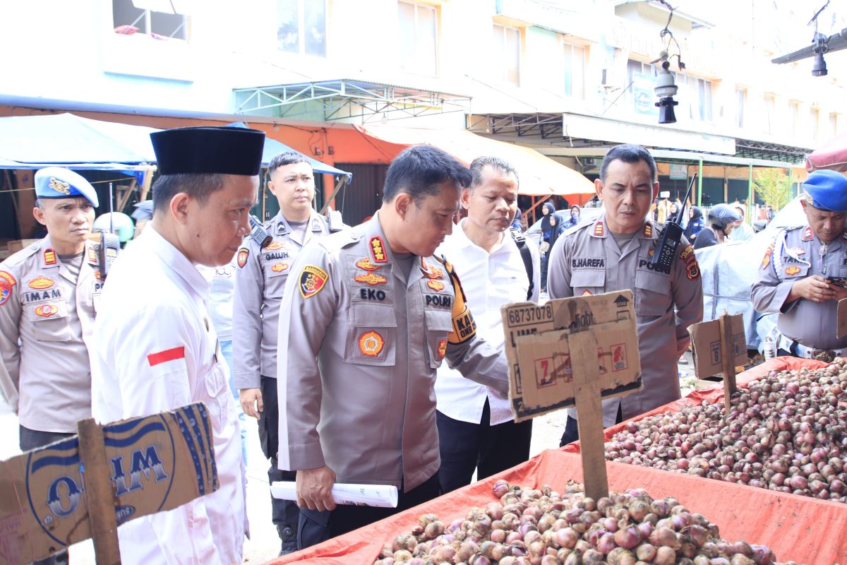 Kapolresta Jambi tinjau harga dan pasokan sembako Kota Jambi