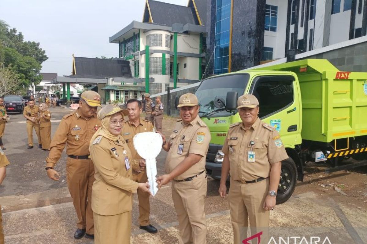 Pemkot Jambi tambah armada pengangkut sampah di dua kecamatan