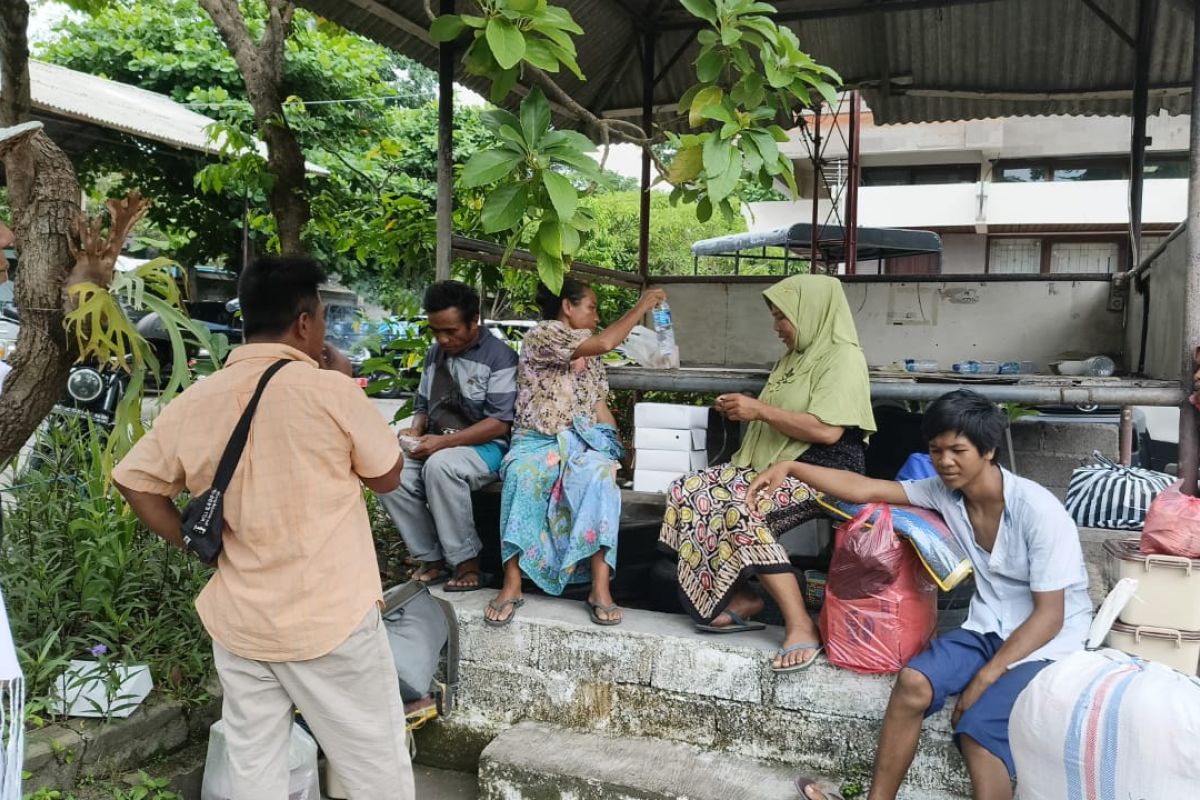 Dinsos Bali pulangkan delapan korban kebakaran ke Lombok