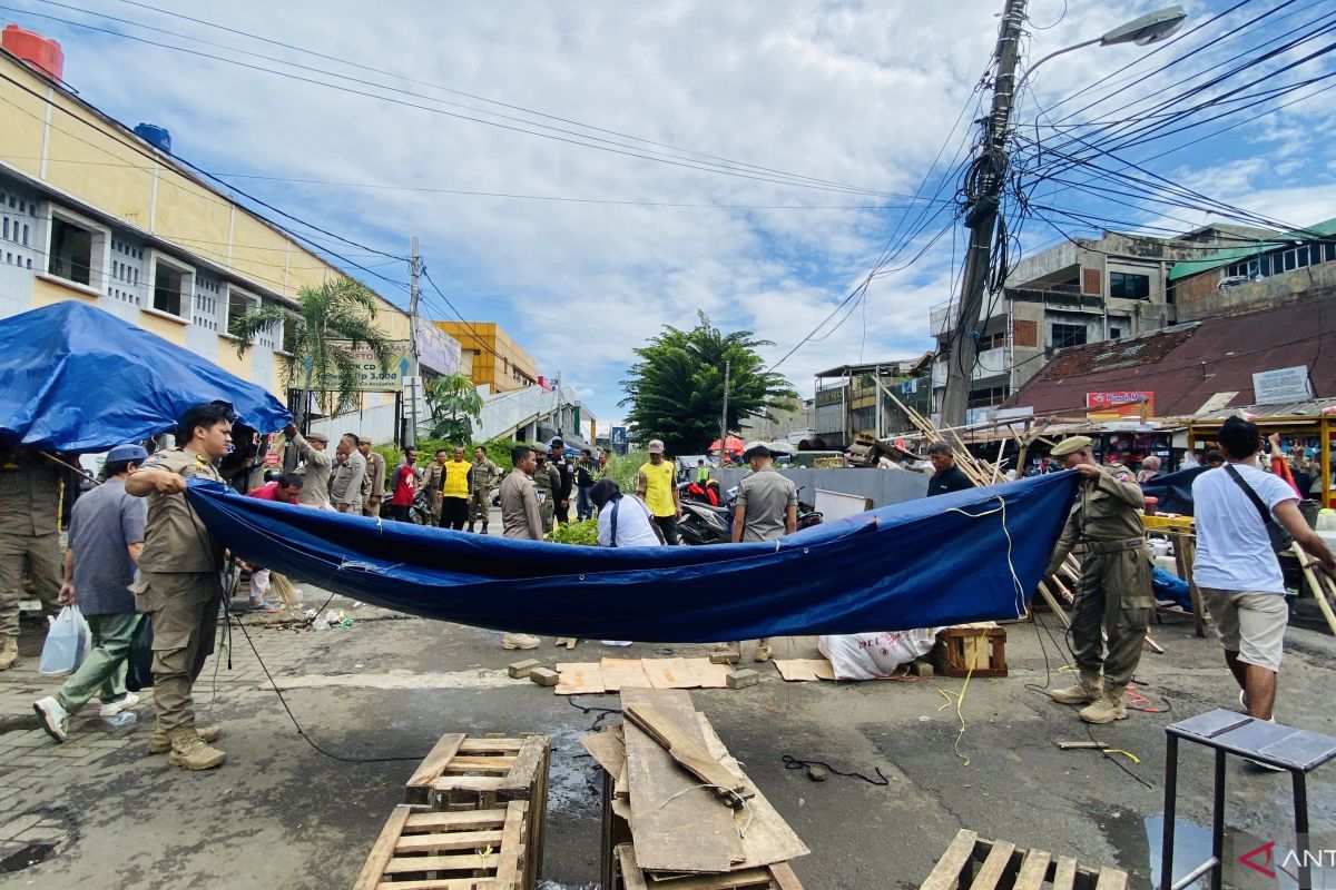 Satpol PP Kota Bogor beri solusi pemindahan PKL Jalan Dewi Sartika