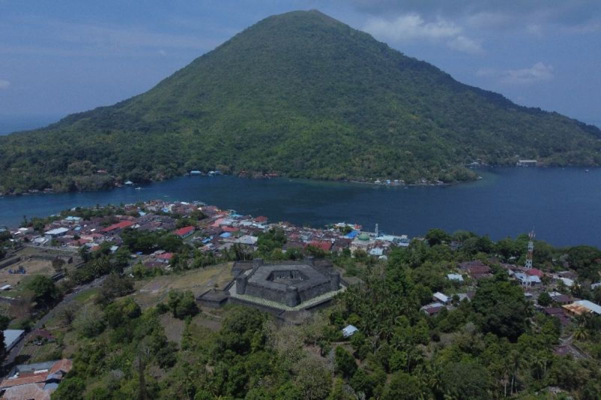 Pemprov  Maluku prioritaskan pariwisata Banda Naira sumber PAD