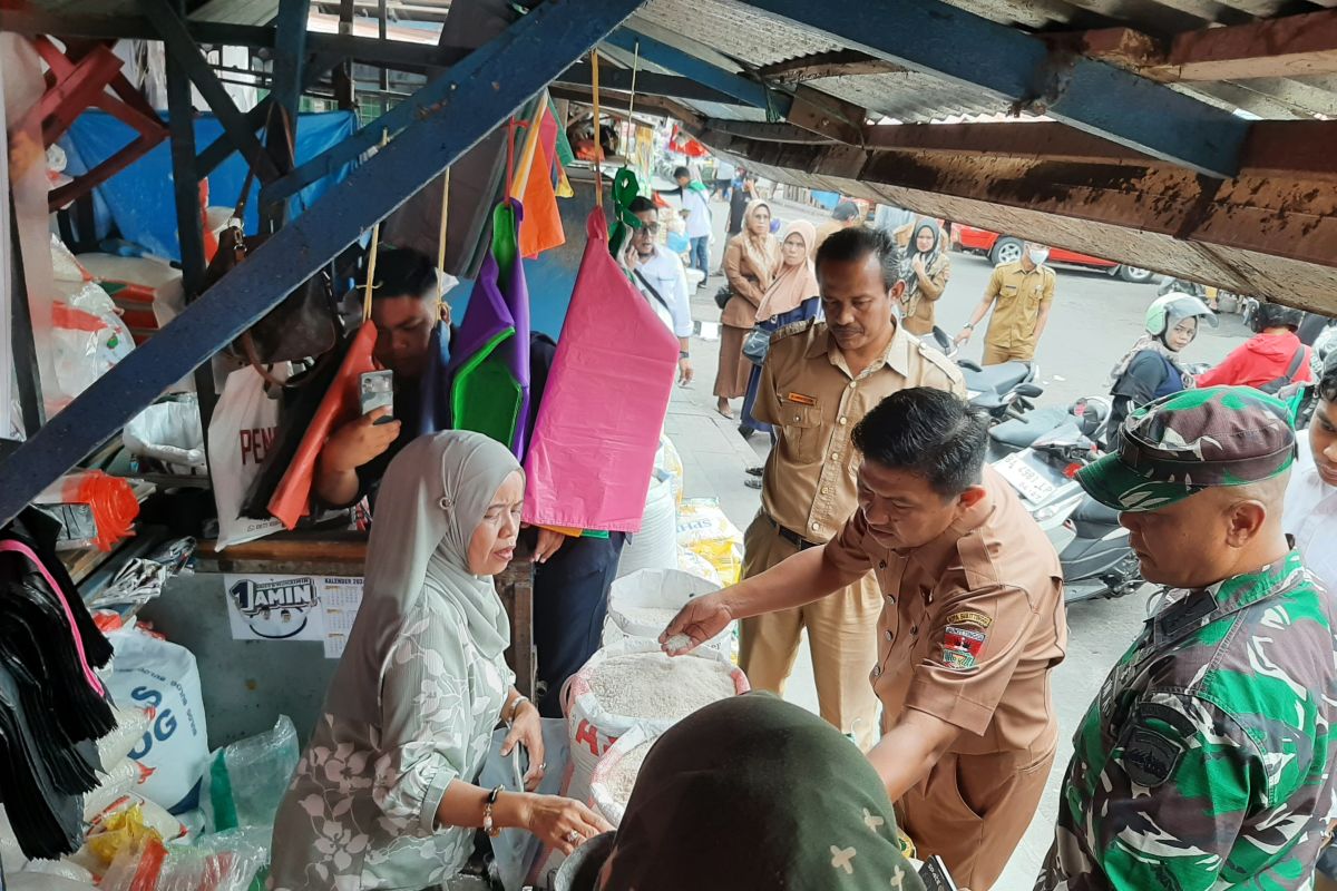 Pemkot Bukittinggi gelar operasi pasar jelang Ramadhan