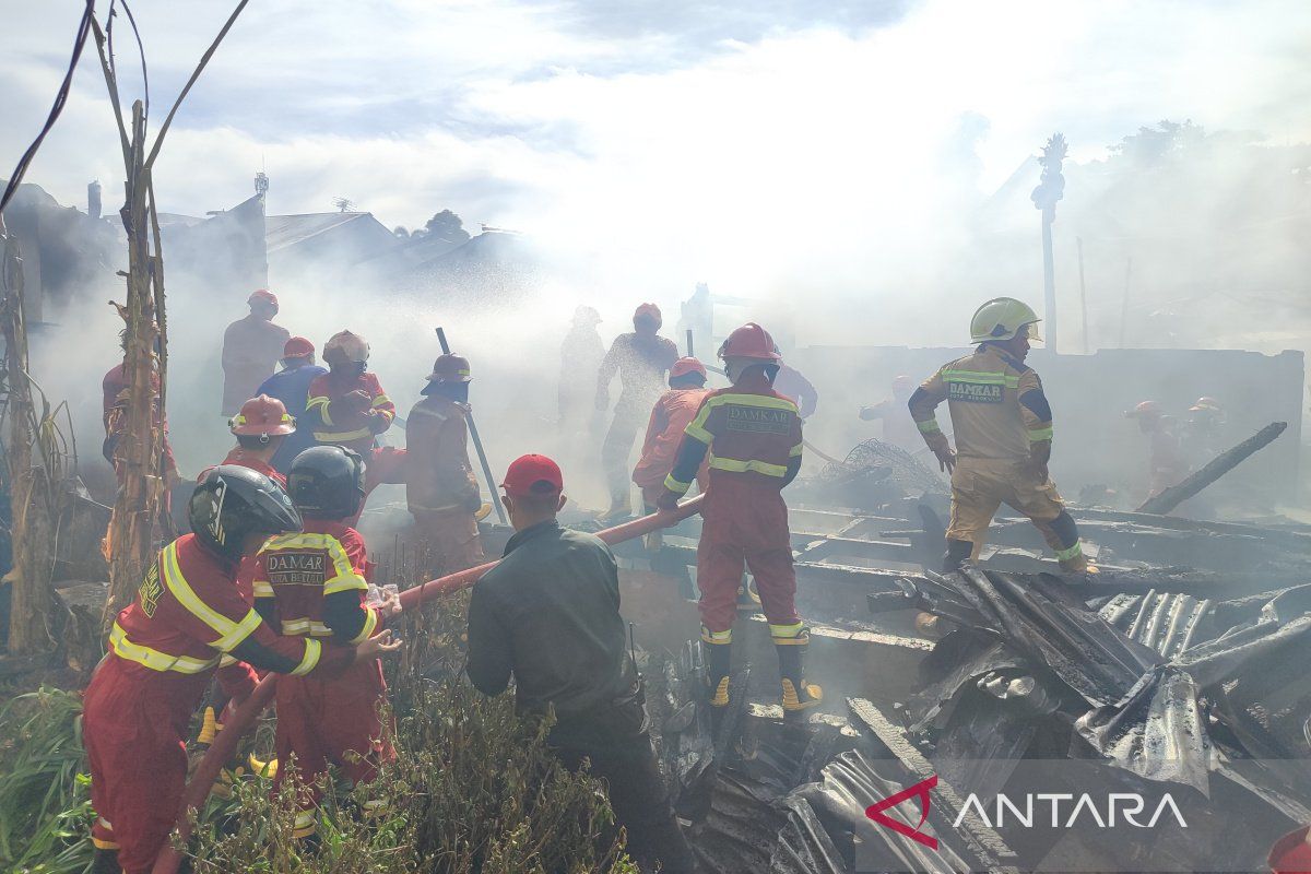 Dua rumah di Kota Bengkulu hangus terbakar