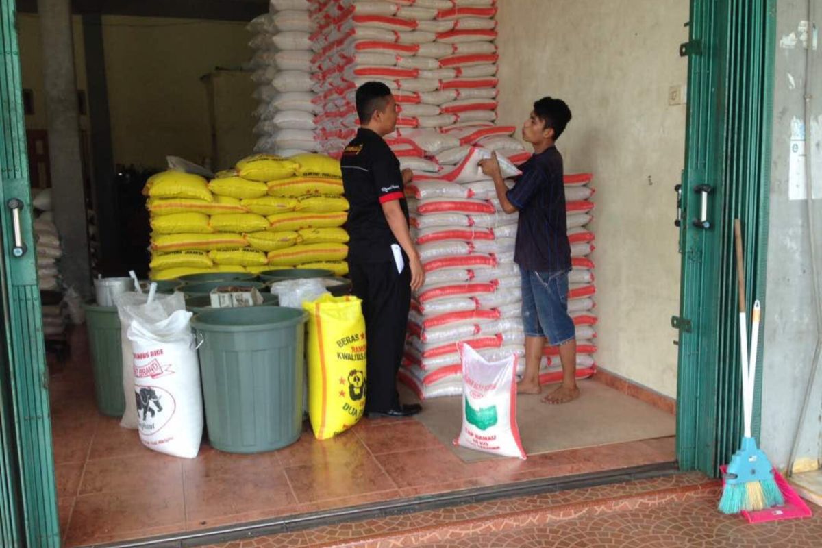 Polres Pasaman Barat lakukan pengecekan harga kebutuhan pokok ke sejumlah pasar