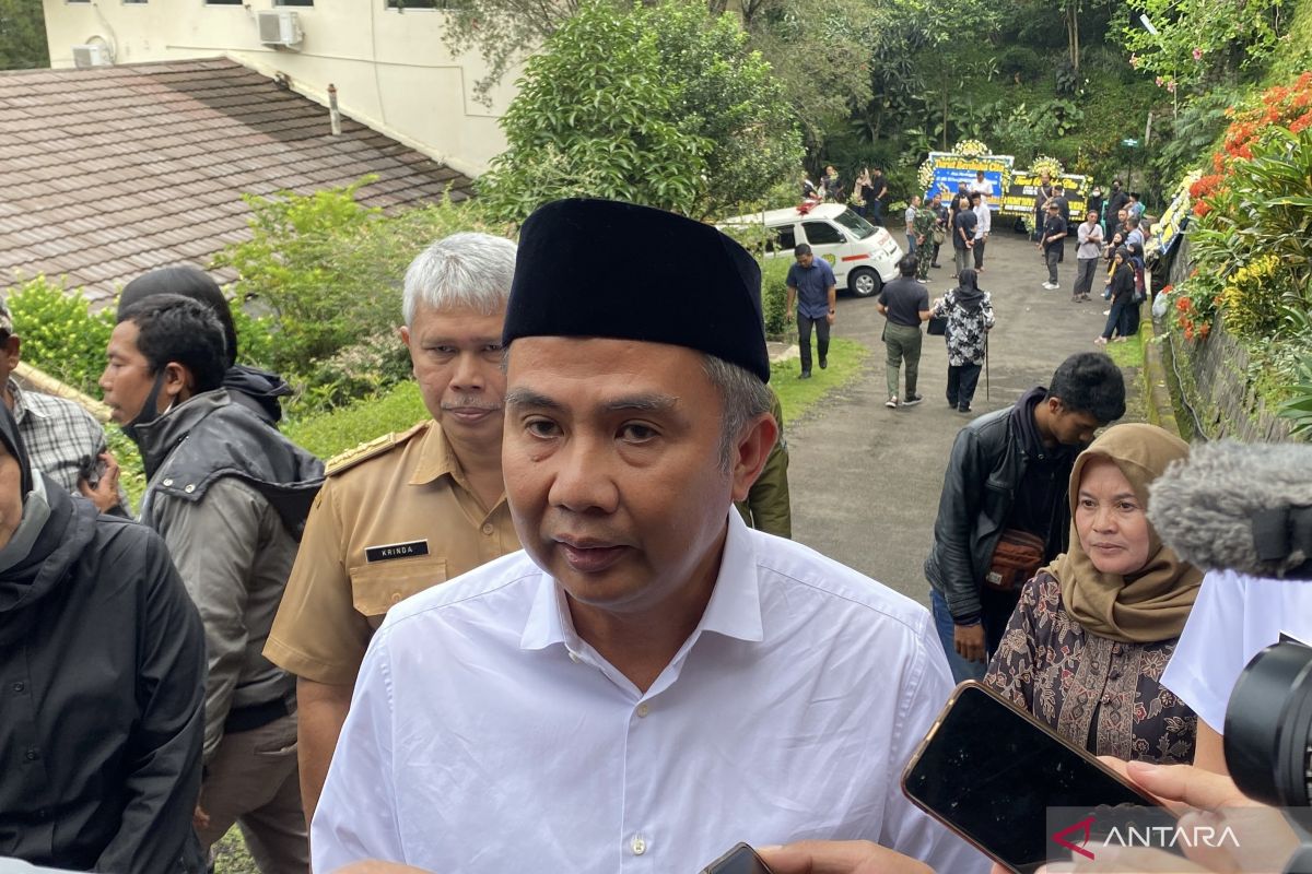 Bey Machmudin : Jabar kehilangan sosok teladan dari Solihin GP