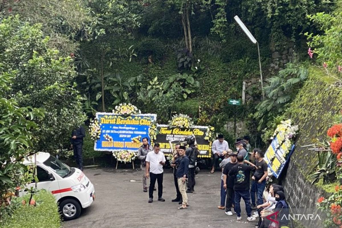 Wali Kota Bandung sampaikan duka mendalam atas meninggalnya Solihin GP