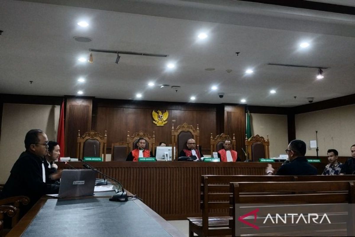 Ahmad Sahroni merasa difitnah dengan tuduhan suap Rp30 miliar