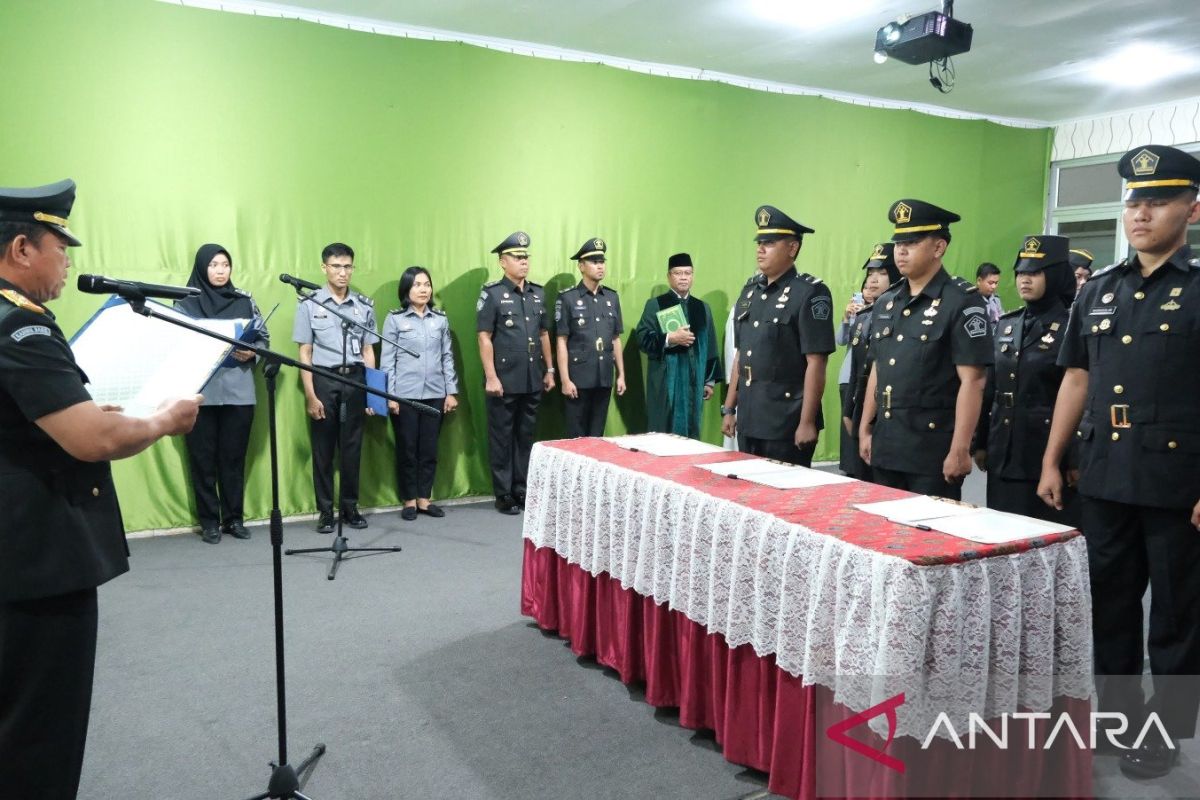 Kakanwil Kemenkumham Babel lantik 5 pejabat fungsional pemasyarakatan