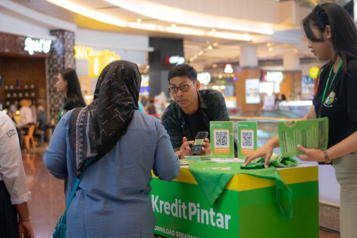 Kredit Pintar hadirkan Booth Experience di Blok M Plaza