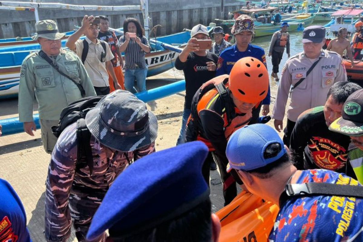 Tim SAR Banyuwangi temukan WNA Australia meninggal di Pantai Grajagan