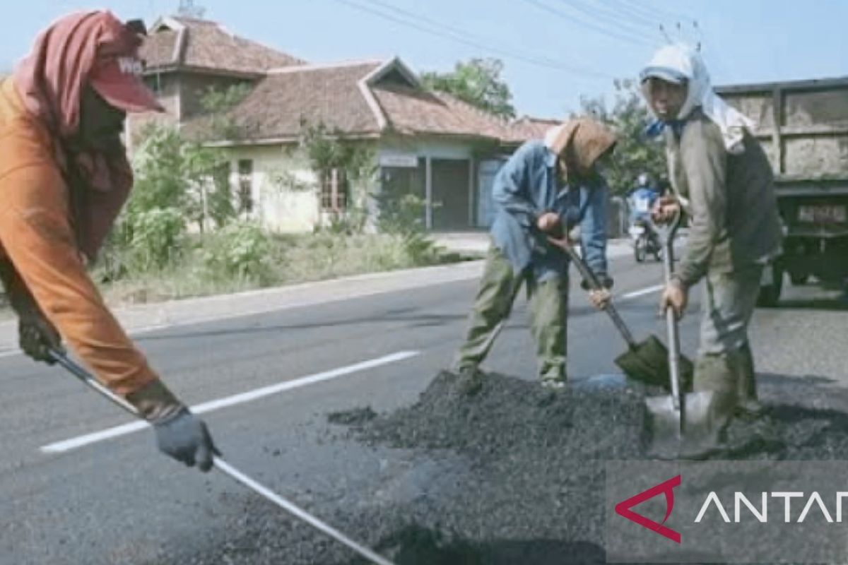 Bantul menyelesaikan pekerjaan 28 ruas jalan hingga jelang Lebaran 2024